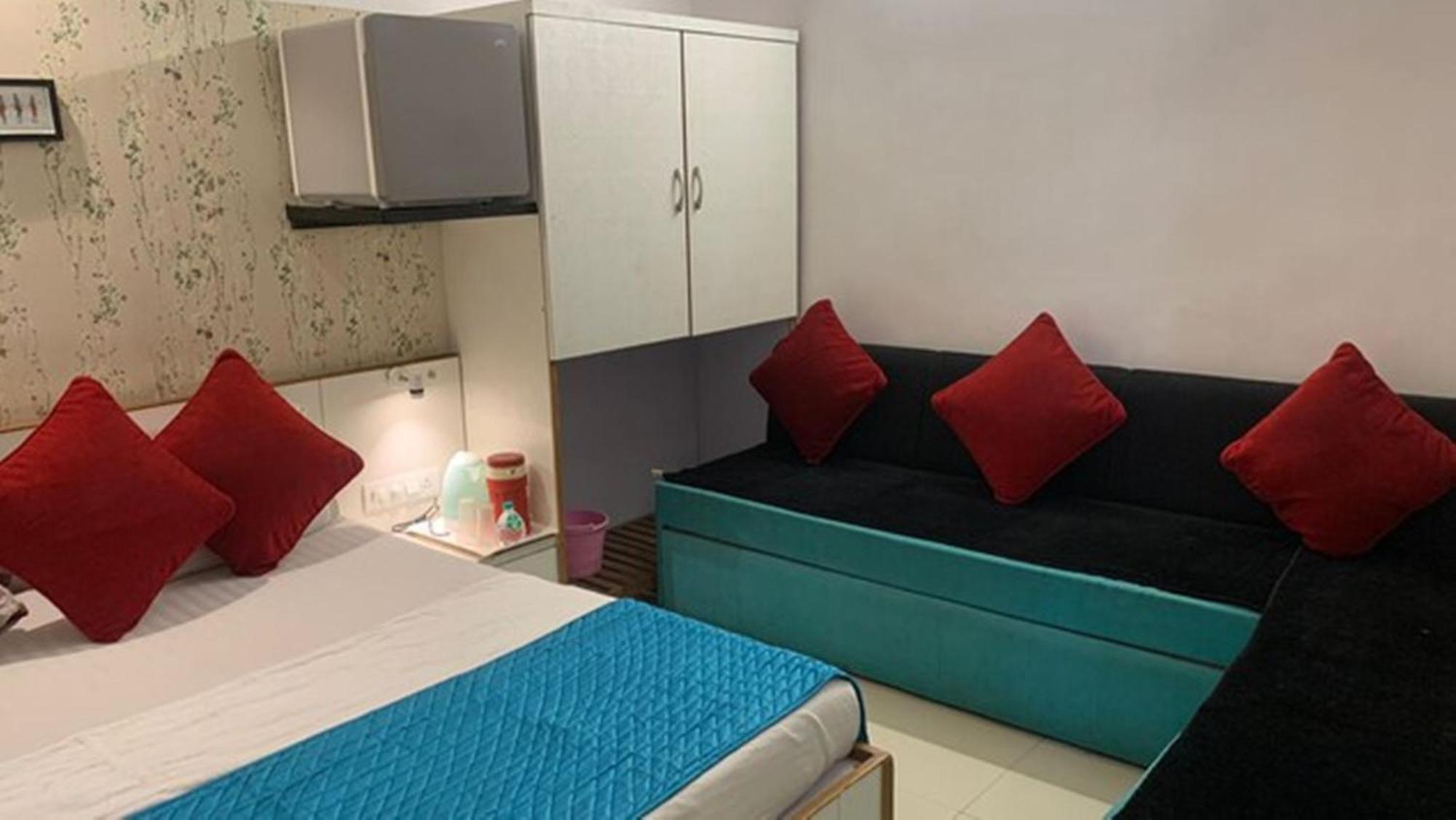 Hotel Chatako Ahmedabad Extérieur photo