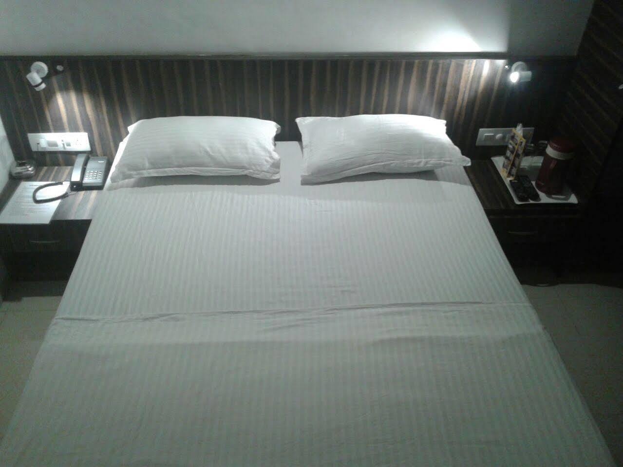 Hotel Chatako Ahmedabad Extérieur photo